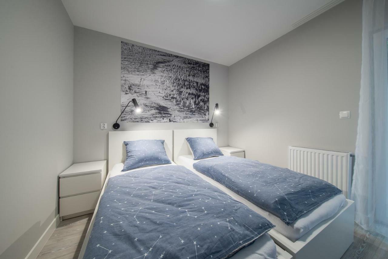 Апартаменты Apartament Pod Lasem Щирк Экстерьер фото